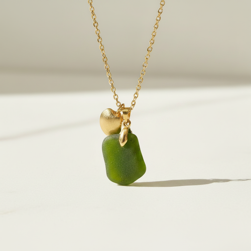 Halsband Seagrass med guldsnäcka, enkel kedja